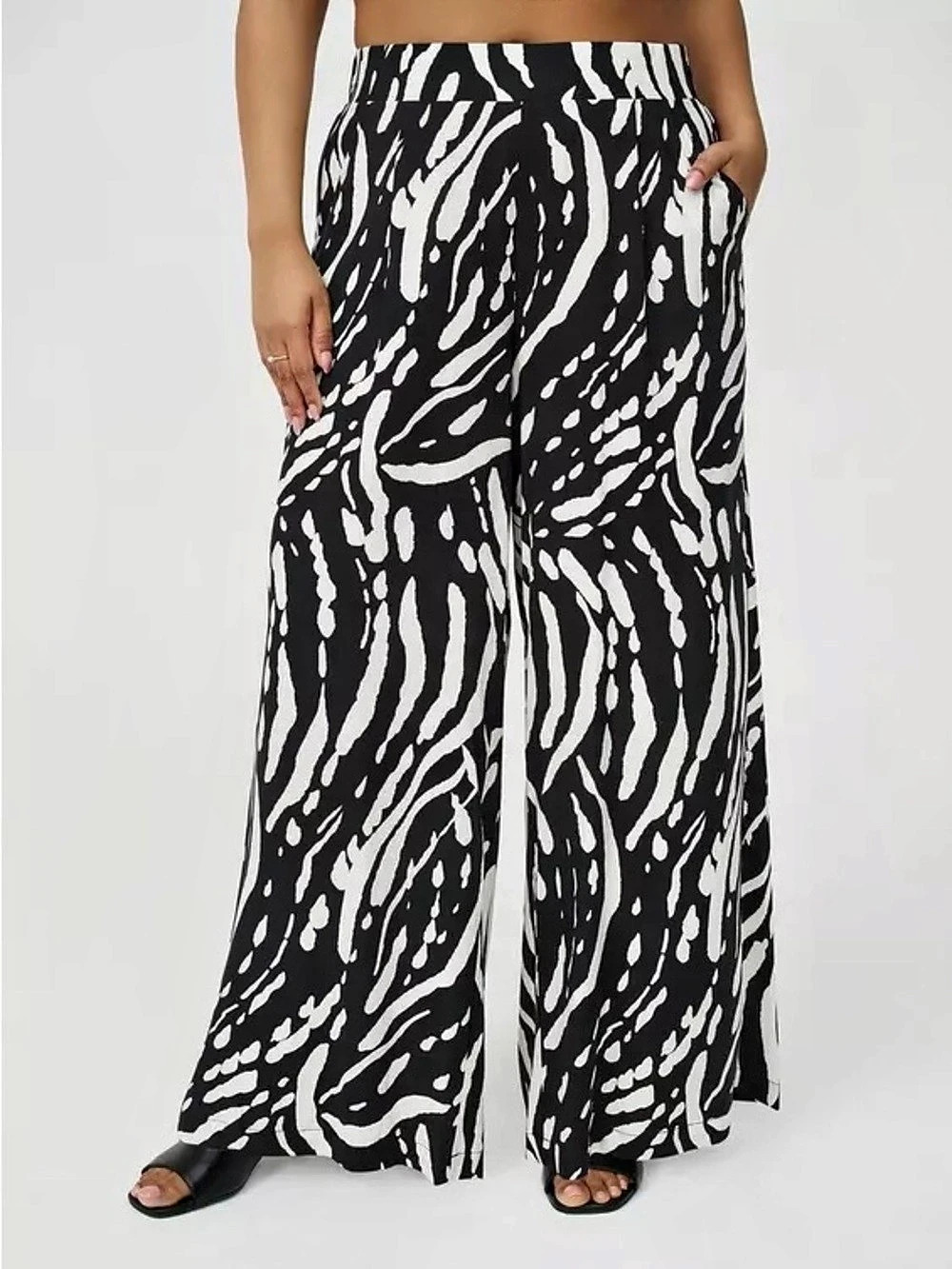 Torrid Wide Leg High-Rise Challis Pant Pants Black & White Size 00R